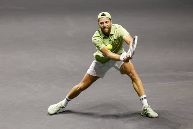ROTTERDAM - Hugo Grenier in action against Jan-Lennard Struff on the second day of the ABN AMRO tennis tournament in Ahoy Rotterdam. BAS CZERWINSKI ANP xVIxANPxSportx xxANPxIVx 550250183 originalFilename: 550250183.jpg