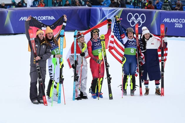 GIOCHI OLIMPICI - Olimpiadi Invernali Milano-Cortina 2026 - Alpine Skiing Women s Team Combined, Slalom Kira Weidle Winkelmann Emma Aicher from Germania,Ariane Raedler Katharina Huber from Austria,Jacqueline Wiles Paula Moltzan from Stati Uniti d America during the Winter Olympic Games, Olympische Spiele, Olympia, OS Milano Cortina 2026, in Tofane Alpine Skiing Centre , on February 10 2026, in Cortina, Italy Cortina D Ampezzo Italy  Copyright: xIPAxSport ABACAx