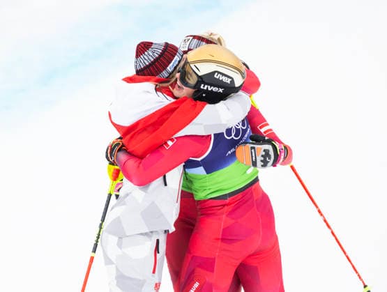 February 10, 2026, Cortina D ampezzo, Lombardy, Italy: After the slalom, Katharina Huber of team Austria 2 is hugged by teammates after winning the gold medal in the Womens Team Combined at Tofane Alpine Skiing Centre for the Milano Cortina 2026 Winter Olympics. Ariane Raedler skied the downhill portion. Cortina D ampezzo Italy - ZUMAsc5_ 20260210_oly_sc5_018 Copyright: xErichxSchlegelx