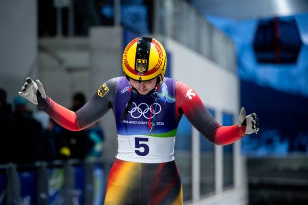 FRAEBEL Merle Malou (Deutschland) aergert sich im Ziel ueber einen Fahrfehler, ITA, Olympische Spiele Milano Cortina 2026, Olympia, Rodeln Frauen Einzel, 10.02.2026 ITA, Olympische Spiele Milano Cortina 2026, Olympia, Rodeln Frauen Einzel, 10.02.2026 Cortina d Ampezzo *** FRAEBEL Merle Malou Germany is annoyed about a mistake at the finish, ITA, Olympic Games Milano Cortina 2026, Olympia, Luge Women Individual, 10 02 2026 ITA, Olympic Games Milano Cortina 2026, Olympia, Luge Women Individual, 10 02 2026 Cortina d Ampezzo Copyright: xEibner-Pressefoto Memmlerx EP_MMR