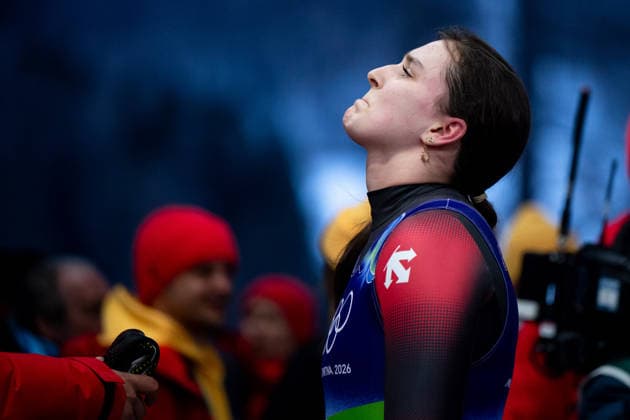 FRAEBEL Merle Malou (Deutschland) aergert sich im Ziel ueber einen Fahrfehler, ITA, Olympische Spiele Milano Cortina 2026, Olympia, Rodeln Frauen Einzel, 10.02.2026 ITA, Olympische Spiele Milano Cortina 2026, Olympia, Rodeln Frauen Einzel, 10.02.2026 Cortina d Ampezzo *** FRAEBEL Merle Malou Germany is annoyed about a mistake at the finish, ITA, Olympic Games Milano Cortina 2026, Olympia, Luge Women Individual, 10 02 2026 ITA, Olympic Games Milano Cortina 2026, Olympia, Luge Women Individual, 10 02 2026 Cortina d Ampezzo Copyright: xEibner-Pressefoto Memmlerx EP_MMR