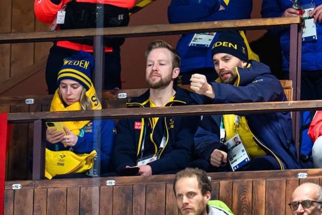 260210 Niklas Edin and Oskar Eriksson of Sweden in the stands during the mixed doubles curling final match during day 4 of the 2026 Winter Olympics on February 10, 2026 in Cortina. Photo: Jon Olav Nesvold BILDBYRAN COP 217 JM0787 bbeng curling Olympic Games, Olympische Spiele, Olympia, OS olympics winter olympics os ol olympiska spel vinter-os olympiske leker milano cortina 2026 milan cortina 2026 milano cortina 2026 olympic games milano cortina 2026 winter olympic games milano cortina-os milano cortina-ol vinter-ol final sverige sweden usa united states *** 260210 Niklas Edin and Oskar Eriksson of Sweden in the stands during the mixed doubles curling final match during day 4 of the 2026 Winter Olympics on February 10, 2026 in Cortina Photo Jon Olav Nesvold BILDBYRAN COP 217 JM0787 bbeng curling olympic games olympics winter olympics os ol olympiska spel vinter os olympiske leker milano cortina 2026 milan cortina 2026 milano cortina 2026 olympic games milano cortina 2026 winter olympic games milano cortina os milano cortina ol vinter ol final sverige sweden usa united states  Copyright: JONxOLAVxNESVOLD BB260210JE101