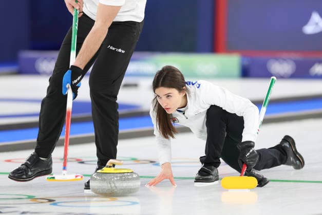 (260210) -- CORTINA D AMPEZZO, Feb. 10, 2026 -- Stefania Constantini of Italy competes during the curling mixed doubles bronze medal match between Britain and Italy at the Milan-Cortina 2026 Olympic Winter games, Winterspiele,Spiele, Summer games in Cortina, Italy, Feb. 10, 2026. ) (MICO2026)ITALY-CORTINA D AMPEZZO-OLYMPIC WINTER GAMES-CURLING-MIXED DOUBLES-BRONZE MEDAL MATCH-GBR VS ITA DingxXu 