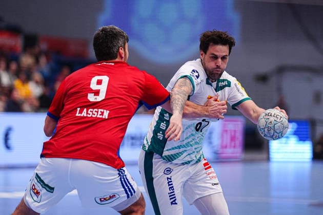 Jacob Lassen Handball Sport Verein Hamburg, 09 , Dean Bombac SC DHfK Leipzig, 67 GER, Handball Sport Verein Hamburg vs SC DHfK Leipzig, Handball, 1 Bundesliga, Matchday 20, Season 2025 2026, 10 02 2026 GER, Handball Sport Verein Hamburg vs SC DHfK Leipzig, Handball, 1 Bundesliga, Matchday 20, Season 2025 2026, 10 02 2026 Hamburg Copyright: xEibner-Pressefoto MarcelxvonxFehrnx EP_MFN