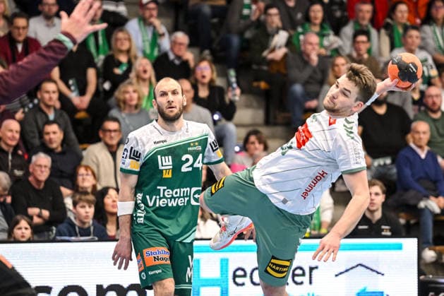 Goeppingen, Germany, 10 02 26 Marcel Schiller FRISCH AUF Goeppingen andIan Weber GWD Minden battle for the ball during the Daikin Handball Bundesliga match between FRISCH AUF Goeppingen vs GWD Minden at EWS Arena on February 10, 2026 in Goeppingen, Germany Photo by Harry Langer DeFodi Images Goeppingen, Germany, 10 02 26 Marcel Schiller FRISCH AUF Goeppingen undIan Weber GWD Minden battle for the ball during the Daikin Handball Bundesliga match between FRISCH AUF Goeppingen vs GWD Minden at EWS Arena on February 10, 2026 in Goeppingen, Germany Photo by Harry Langer DeFodi Images Photo by Harry Langer DeFodi Images