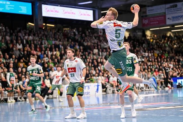 Goeppingen, Germany, 10 02 26 Florian Kranzmann GWD Minden in action, on the ball, single action during the Daikin Handball Bundesliga match between FRISCH AUF Goeppingen vs GWD Minden at EWS Arena on February 10 2026 in Goeppingen, Germany Photo by Harry Langer DeFodi Images Goeppingen, Germany, 10 02 26 Florian Kranzmann GWD Minden controls the Ball during the Daikin Handball Bundesliga match between FRISCH AUF Goeppingen vs GWD Minden at EWS Arena on February 10, 2026 in Goeppingen, Germany Photo by Harry Langer DeFodi Images Photo by Harry Langer DeFodi Images