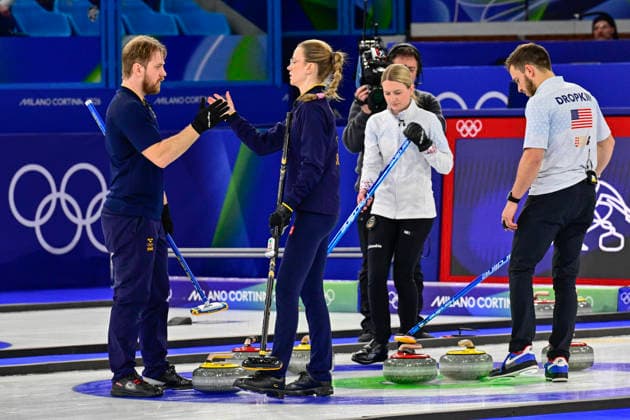 CORTINA, ITALY 20260210 Sweden s Rasmus Wrana and Isabella Wrana celebrate two points won during the final against the USA s Cory Thiesse and Korey Dropkin in mixed curling in Cortina. *** The image is included in the SPORTS PACKAGE. For others PAYMENT IMAGE ** CORTINA ITALY x10030x *** CORTINA, ITALY 20260210 Sweden s Rasmus Wrana and Isabella Wrana celebrate two points won during the final against the USA s Cory Thiesse and Korey Dropkin in mixed curling in Cortina The image is included in the SPORTS PACKAGE For others PAYMENT IMAGE CORTINA ITALY x10030x  Copyright: xJonasxEkströmer TTx 2026 OLYMPICS MIXED CURLING FINAL