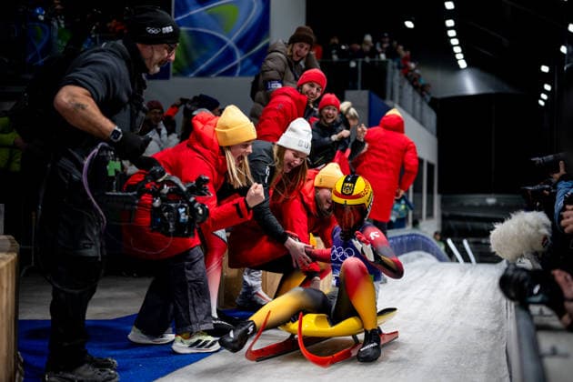 TAUBITZ Julia (Deutschland) jubelt ueber Sieg und Gold Medaille, ITA, Olympische Spiele Milano Cortina 2026, Olympia, Rodeln Frauen Einzel, 10.02.2026 ITA, Olympische Spiele Milano Cortina 2026, Olympia, Rodeln Herren Einzel, 08.02.2026 Cortina d Ampezzo *** TAUBITZ Julia Germany celebrates victory and gold medal, ITA, Olympic Games Milano Cortina 2026, Olympia, Luge Women Individual, 10 02 2026 ITA, Olympic Games Milano Cortina 2026, Olympia, Luge Men Individual, 08 02 2026 Cortina d Ampezzo Copyright: xEibner-Pressefoto Memmlerx EP_MMR