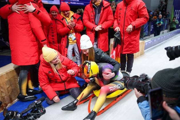 Olympische Winterspiele Milano Cortina 2026 Rennrodeln Einsitzer Frauen am 10.02.2026 im Cortina Sliding Centre in Cortina d™Ampezzo Julia Taubitz ( Deutschland ) gewinnt die Gold Medaille *** Olympic Winter Games Milano Cortina 2026 Luge Single Seater Women on 10 02 2026 at the Cortina Sliding Center in Cortina d™Ampezzo Julia Taubitz Germany wins the gold medal xMSx