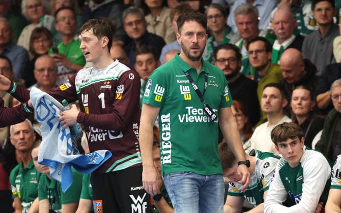 10 22 2026, Germany, Göppingen, Handball DAIKIN HBL, FRISCH AUF Göppingen vs GWD Minden, FAG Coach Ben Matschke
