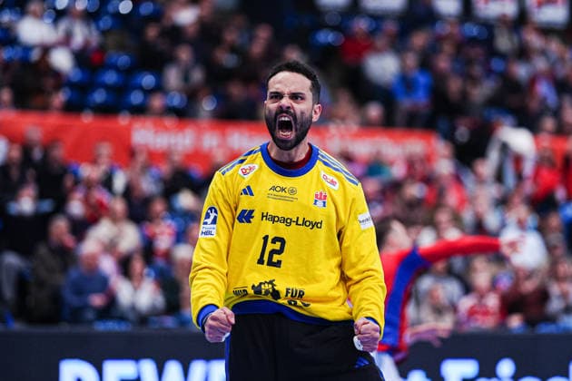 Cheers after parade Mohamed El Tayar Handball Sport Verein Hamburg, 12 GER, Handball Sport Verein Hamburg vs SC DHfK Leipzig, Handball, 1 Bundesliga, Matchday 20, Season 2025 2026, 10 02 2026 GER, Handball Sport Verein Hamburg vs SC DHfK Leipzig, Handball, 1 Bundesliga, Matchday 20, Season 2025 2026, 10 02 2026 Hamburg Copyright: xEibner-Pressefoto MarcelxvonxFehrnx EP_MFN