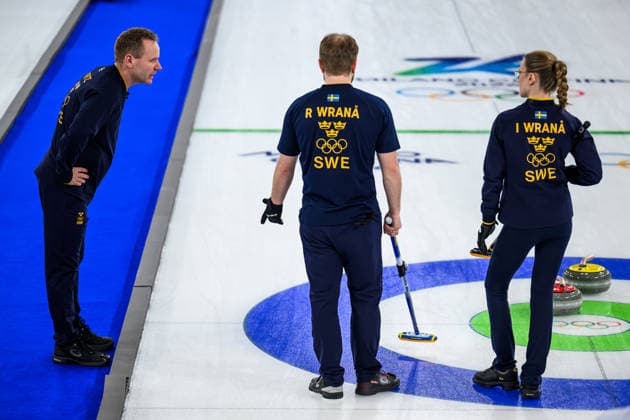 260210 Coach Andreas Prytz, Rasmus Wrana and Isabella Wrana compete in the mixed doubles curling final match between Sweden and USA during day 4 of the 2026 Winter Olympics on February 10, 2026 in Cortina. Photo: Joel Marklund BILDBYRAN kod JM JM0787 bbeng curling Olympic Games, Olympische Spiele, Olympia, OS olympics winter olympics os ol olympiska spel vinter-os olympiske leker milano cortina 2026 milan cortina 2026 milano cortina 2026 olympic games milano cortina 2026 winter olympic games milano cortina-os milano cortina-ol vinter-ol final sverige sweden usa united states *** 260210 Coach Andreas Prytz, Rasmus Wrana and Isabella Wrana compete in the mixed doubles curling final match between Sweden and USA during day 4 of the 2026 Winter Olympics on February 10, 2026 in Cortina Photo Joel Marklund BILDBYRAN kod JM JM0787 bbeng curling olympic games olympics winter olympics os ol olympiska spel vinter os olympiske leker milano cortina 2026 milan cortina 2026 milano cortina 2026 olympic games milano cortina 2026 winter olympic games milano cortina os milano cortina ol vinter ol final sverige sweden usa united states  Copyright: JOELxMARKLUND BB260210JM213