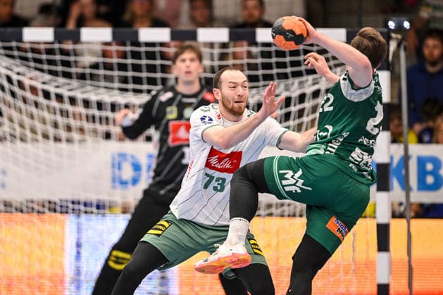 Goeppingen, Germany, 10 02 26 Alexander Weck GWD Minden and Erik Persson FRISCH AUF Goeppingen in a duel during the Daikin Handball Bundesliga match between FRISCH AUF Goeppingen vs GWD Minden at EWS Arena on February 10, 2026 in Goeppingen, Germany Photo by Harry Langer DeFodi Images Goeppingen, Germany, 10 02 26 Alexander Weck GWD Minden and Erik Persson FRISCH AUF Goeppingen battle for the ball during the Daikin Handball Bundesliga match between FRISCH AUF Goeppingen vs GWD Minden at EWS Arena on February 10, 2026 in Goeppingen, Germany Photo by Harry Langer DeFodi Images Photo by Harry Langer DeFodi Images