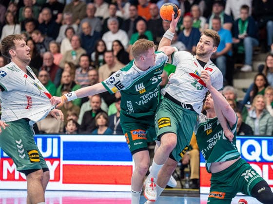 Ian Weber GWD Minden, 13 in duel with Ymir Oern Gislason Frisch Auf Goeppingen, 33 and Erik Persson Frisch Auf Goeppingen, 22 , Frisch Auf Goeppingen vs GWD Minden, Handball, 1 Bundesliga, Men, Season 2025 2026, 10 02 2026, Frisch Auf Goeppingen vs GWD Minden, Handball, 1 Bundesliga, Men, Season 2025 2026, 10 02 2026 Goeppingen Copyright: xEibner-Pressefoto MichaelxSchmidx EP_MST