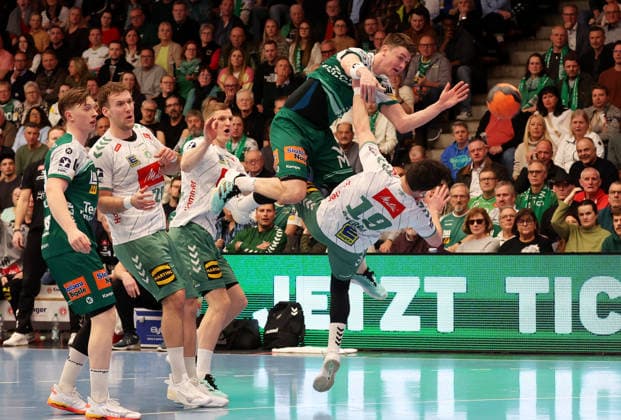 10 22 2026, Germany, Göppingen, Handball DAIKIN HBL, FRISCH AUF Göppingen vs GWD Minden, f l Oskar Sunnefeldt FAG , Jakub Sterba GWD