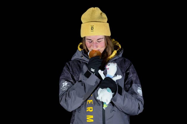 Olympische Winterspiele Milano Cortina 2026 Rennrodeln Einsitzer Frauen am 10.02.2026 im Cortina Sliding Centre in Cortina d™Ampezzo Julia Taubitz ( Deutschland ) gewinnt die Gold Medaille *** Olympic Winter Games Milano Cortina 2026 Luge Single Seater Women on 10 02 2026 at the Cortina Sliding Center in Cortina d™Ampezzo Julia Taubitz Germany wins the gold medal xMSx