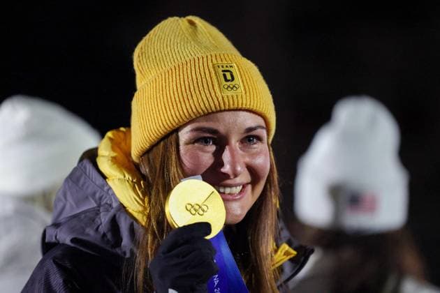 Olympische Winterspiele Milano Cortina 2026 Rennrodeln Einsitzer Frauen am 10.02.2026 im Cortina Sliding Centre in Cortina d™Ampezzo Julia Taubitz ( Deutschland ) gewinnt die Gold Medaille *** Olympic Winter Games Milano Cortina 2026 Luge Single Seater Women on 10 02 2026 at the Cortina Sliding Center in Cortina d™Ampezzo Julia Taubitz Germany wins the gold medal xMSx