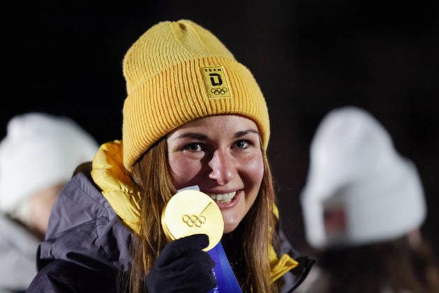 Olympische Winterspiele Milano Cortina 2026 Rennrodeln Einsitzer Frauen am 10.02.2026 im Cortina Sliding Centre in Cortina d™Ampezzo Julia Taubitz ( Deutschland ) gewinnt die Gold Medaille *** Olympic Winter Games Milano Cortina 2026 Luge Single Seater Women on 10 02 2026 at the Cortina Sliding Center in Cortina d™Ampezzo Julia Taubitz Germany wins the gold medal xMSx