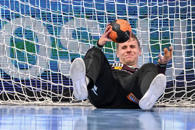 Goeppingen, Germany, 10 02 26 Goalkeeper Kristian Saveras FRISCH AUF Goeppingen looks dejected during the Daikin Handball Bundesliga match between FRISCH AUF Goeppingen vs GWD Minden at EWS Arena on February 10, 2026 in Goeppingen, Germany Photo by Harry Langer DeFodi Images Goeppingen, Germany, 10 02 26 Goalkeeper Kristian Saveras FRISCH AUF Goeppingen looks dejected during the Daikin Handball Bundesliga match between FRISCH AUF Goeppingen vs GWD Minden at EWS Arena on February 10, 2026 in Goeppingen, Germany Photo by Harry Langer DeFodi Images Photo by Harry Langer DeFodi Images