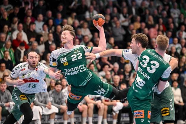 Goeppingen, Germany, 10 02 26 Alexander Weck GWD Minden and Erik Persson FRISCH AUF Goeppingen in a duel during the Daikin Handball Bundesliga match between FRISCH AUF Goeppingen vs GWD Minden at EWS Arena on February 10, 2026 in Goeppingen, Germany Photo by Harry Langer DeFodi Images Goeppingen, Germany, 10 02 26 Alexander Weck GWD Minden and Erik Persson FRISCH AUF Goeppingen battle for the ball during the Daikin Handball Bundesliga match between FRISCH AUF Goeppingen vs GWD Minden at EWS Arena on February 10, 2026 in Goeppingen, Germany Photo by Harry Langer DeFodi Images Photo by Harry Langer DeFodi Images