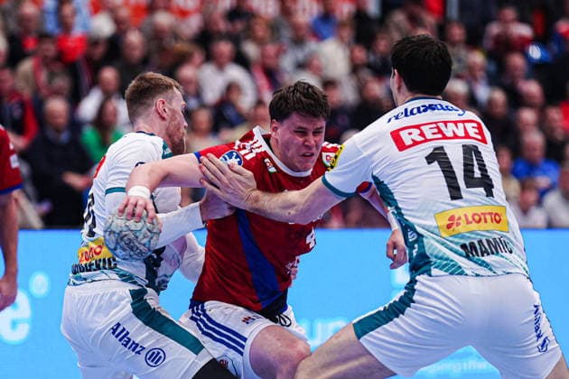 William Bogojevic SC DHfK Leipzig, 20 , Jan Chirstian Schmidt Handball Sport Verein Hamburg, 42 , Marko Mamic SC DHfK Leipzig, 14 GER, Handball Sport Verein Hamburg vs SC DHfK Leipzig, Handball, 1 Bundesliga, Matchday 20, Season 2025 2026, 10 02 2026 GER, Handball Sport Verein Hamburg vs SC DHfK Leipzig, Handball, 1 Bundesliga, Matchday 20, Season 2025 2026, 10 02 2026 Hamburg Copyright: xEibner-Pressefoto MarcelxvonxFehrnx EP_MFN
