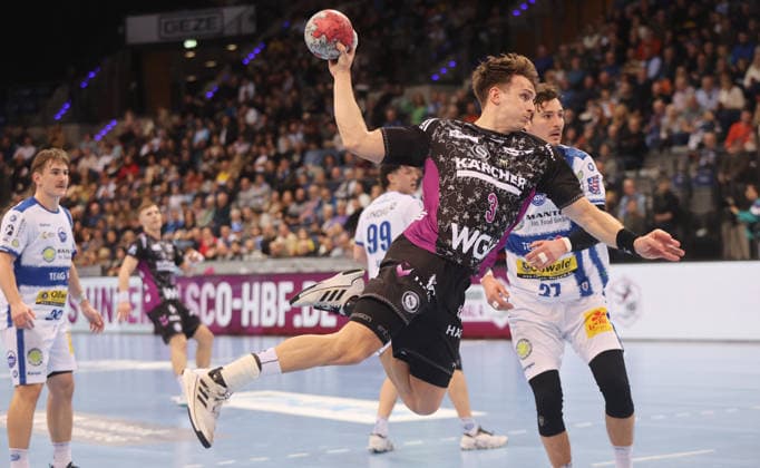 Stuttgart , Handball Daikin Bundesliga TVB Stuttgart vs ThSV Eisenach , Max Häfner TVB