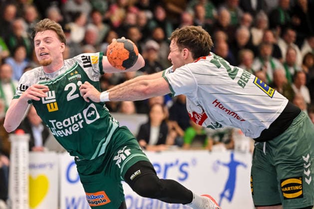 Goeppingen, Germany, 10 02 26 Erik Persson FRISCH AUF Goeppingen and Tom Bergner GWD Minden battle for the ball during the Daikin Handball Bundesliga match between FRISCH AUF Goeppingen vs GWD Minden at EWS Arena on February 10, 2026 in Goeppingen, Germany Photo by Harry Langer DeFodi Images Goeppingen, Germany, 10 02 26 Erik Persson FRISCH AUF Goeppingen and Tom Bergner GWD Minden battle for the ball during the Daikin Handball Bundesliga match between FRISCH AUF Goeppingen vs GWD Minden at EWS Arena on February 10, 2026 in Goeppingen, Germany Photo by Harry Langer DeFodi Images Photo by Harry Langer DeFodi Images