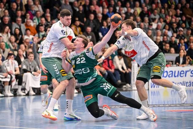 Goeppingen, Germany, 10 02 26 Erik Persson FRISCH AUF Goeppingen and Tom Bergner GWD Minden battle for the ball during the Daikin Handball Bundesliga match between FRISCH AUF Goeppingen vs GWD Minden at EWS Arena on February 10, 2026 in Goeppingen, Germany Photo by Harry Langer DeFodi Images Goeppingen, Germany, 10 02 26 Erik Persson FRISCH AUF Goeppingen and Tom Bergner GWD Minden battle for the ball during the Daikin Handball Bundesliga match between FRISCH AUF Goeppingen vs GWD Minden at EWS Arena on February 10, 2026 in Goeppingen, Germany Photo by Harry Langer DeFodi Images Photo by Harry Langer DeFodi Images