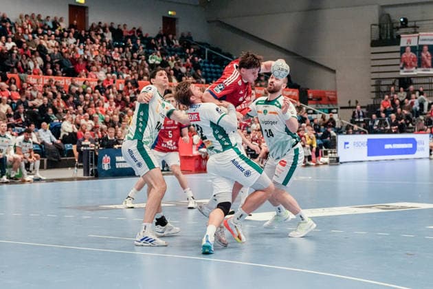 Germany Handball Bundesliga, DAIKIN HBL 2025 26, 20 Matchday Handball Sport Verein Hamburg vs SC DHfK Leipzig Sporthalle Hamburg Hamburg Oliver Norlyk HSV Hamburg, 5 , Dean Bombac SC DHfK Leipzig, 67 , Moritz Preuss SC DHfK Leipzig, 24 , Franz Semper SC DHfK Leipzig, 32 , Jan Schmidt HSV Hamburg, 42 Copyright: xStefanxTrochax