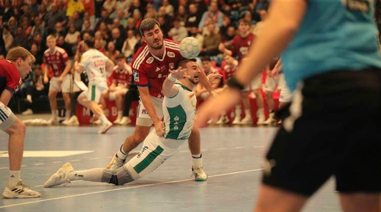 Photo Goal throw from Luka ROGAN Leipzig against Jacob Arenth LASSEN HSV Handball Men 1 Bundesliga on Tue 10 02 2026 HSV Handball SC DHFK Leipzig