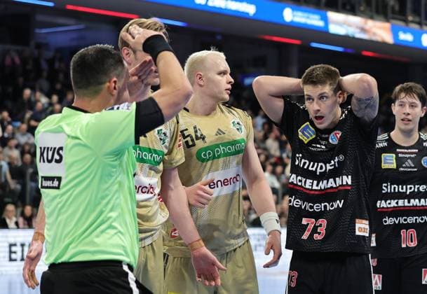 10 02 2026 Handball 1 Bundesliga DAIKIN HBL Season 2025 2026 20 Matchday HC Erlangen Metropolregion Nürnberg HCE TSV Hannover Burgdorf Die Recken DaMa xdaxmax Viggo Kristjansson 73, HC Erlangen HCE horrified after 2-minute penalty
