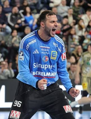 10 02 2026 Handball 1 Bundesliga DAIKIN HBL Season 2025 2026 20 Matchday HC Erlangen Metropolregion Nuremberg HCE TSV Hannover Burgdorf Die Recken DaMa xdaxmax Jubel Freude Khalifa Ghedbane 96, HC Erlangen HCE clenches fists Fists