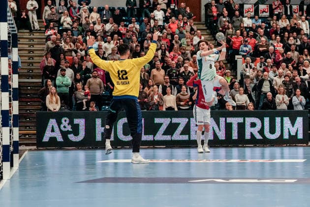 Germany Handball Bundesliga, DAIKIN HBL 2025 26, 20 Matchday Handball Sport Verein Hamburg vs SC DHfK Leipzig Sporthalle Hamburg Hamburg Mohamed El Tayar HSV Hamburg, 12 , Casper U Mortensen HSV Hamburg, 51 , Lucas Krzikalla SC DHfK Leipzig, 8 Copyright: xStefanxTrochax
