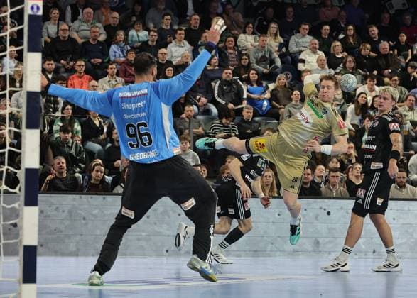 10 02 2026 Handball 1 Bundesliga DAIKIN HBL Season 2025 2026 20 Matchday HC Erlangen Metropolregion Nürnberg HCE TSV Hannover Burgdorf Die Recken DaMa xdaxmax Khalifa Ghedbane 96, HC Erlangen HCE Jonathan Edvardsson 26, TSV Hannover Burgdorf