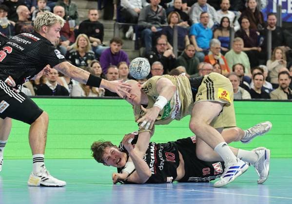 10 02 2026 Handball 1 Bundesliga DAIKIN HBL Season 2025 2026 20 Matchday HC Erlangen Metropolregion Nürnberg HCE TSV Hannover Burgdorf Die Recken DaMa xdaxmax Marek Nissen 6, HC Erlangen HCE Florian Scheerer 10, HC Erlangen HCE Justus Fischer 54, TSV Hannover Burgdorf