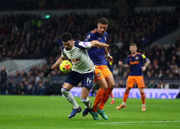 10th February 2026; Tottenham Hotspur Stadium, London, England; Premier League Football, Tottenham Hotspur versus Newcastle United; Dominic Solanke of Tottenham Hotspur under pressure from Malick Thiaw of Newcastle United  JohnxPatrickxFletcher Content restricted for UK based newspaper