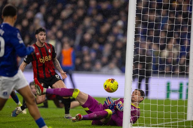 Football - FA Premier League - Everton FC v Bournemouth AFC LIVERPOOL, ENGLAND - Tuesday, February 10, 2026: Bournemouth s goalkeeper ÄorÄ‘e PetroviÄ‡ makes a save during the FA Premier League match between Everton FC and Bournemouth AFC at Bramley-Moore Dock. (Photo by David Rawcliffe Propaganda) LIVERPOOL Bramley-Moore Dock MERSEYSIDE ENGLAND  Copyright: xDavidxRawcliffex P2026-02-10-Everton_Bournemouth-13