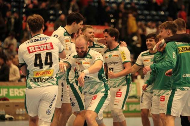 Photo Cheering after the final whistle by the players from Leipzig , here Moritz PREUSS 24 and left Blaer Hinriksson Leipzig Handball Men 1 Bundesliga on Tue 10 02 2026 HSV Handball SC DHFK Leipzig