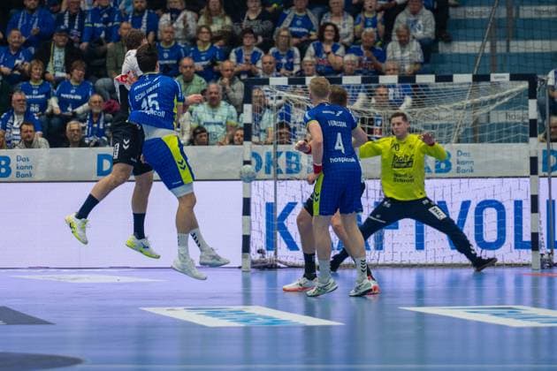 Miro Schluroff, Backcourt, VfL Gummersbach 15 , Ellidi Snaer Vidarsson, Circle Winger, VfL Gummersbach 4 , Kevin Moller, Goalkeeper SG Flensburg Handewitt 20 , VfL Gummersbach vs SG Flensburg Handewitt, Daikin Handball Bundesliga, Men , Matchday 20, 10 02 2026 Gummersbach NRW Germany Copyright: xkolbert-press MartinxWdziecznyx