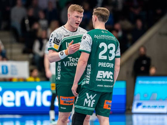 Ymir Oern Gislason Frisch Auf Goeppingen, 33 discussed with Ole Pregler Frisch Auf Goeppingen, 23 , Frisch Auf Goeppingen vs GWD Minden, Handball, 1 Bundesliga, Men, Season 2025 2026, 10 02 2026, Frisch Auf Goeppingen vs GWD Minden, Handball, 1 Bundesliga, Men, Season 2025 2026, 10 02 2026 Goeppingen Copyright: xEibner-Pressefoto MichaelxSchmidx EP_MST