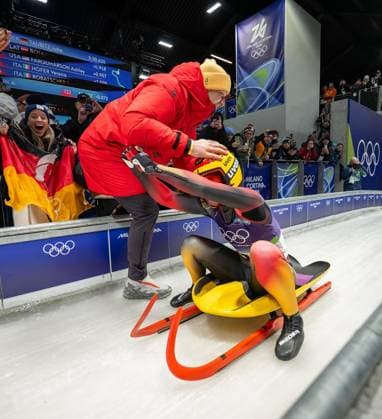 MILANO CORTINA 2026 - OLYMPISCHE WINTERSPIELE - CORTINA D™AMPEZZO - RODELN - FRAUEN EINZEL ** NUR FÜR REDAKTIONELLE ZWECKE ** EDITORIAL USE ONLY **<p>10 02 2026-Cortina d™Ampezzo: Olympische Winterspiele Milano Cortina 2026 Rodeln Cortina Sliding Centre Event: Frauen Einzel 3.-4. Lauf im Foto: Riesenjubel bei Julia Taubitz 1 (Deutschland), hier mit Olympiasieger Max Langenhan, links, nach dem Gewinn der Goldmedaille. ( Italien Venetien Cortina d™Ampezzo Copyright: SaschaxFromm *** MILANO CORTINA 2026 OLYMPIC WINTER GAMES CORTINA D™AMPEZZO LUGING WOMEN SINGLE FOR EDITORIAL PURPOSES ONLY p 10 02 2026 Cortina d™Ampezzo Olympic Winter Games Milano Cortina 2026 Luge Cortina Sliding Centre Event Women Single 3 4 Run in photo Huge cheers for Julia Taubitz 1 Germany , here with Olympic champion Max Langenhan, left, after winning the gold medal Italy Veneto Cortina d™Ampezzo Copyright SaschaxFromm Copyright: SaschaxFromm doc84ipcg4vus37meyv9of ,EDITORIAL USE ONLY