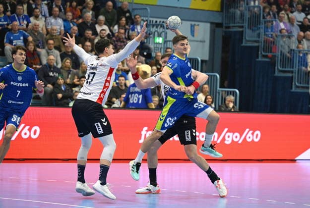 Kay Smits VfL Gummersbach 31 vs g42 and 17 Marko Grgic SG Flensburg Handewitt 17 VfL Gummersbach vs SG Flensburg Handewitt , Handball, Daikin 1 Bundesliga, Matchday 20, Season 2025 2026, Schwalbe Arena Gummersbach, 10 02 2026 VfL Gummersbach vs SG Flensburg Handewitt , Handball, Daikin 1 Bundesliga, Matchday 20, Season 2025 2026, Schwalbe Arena Gummersbach, 10 02 2026 Gummersbach Copyright: xEibner-Pressefoto JuergenxAugstx EP_JAT