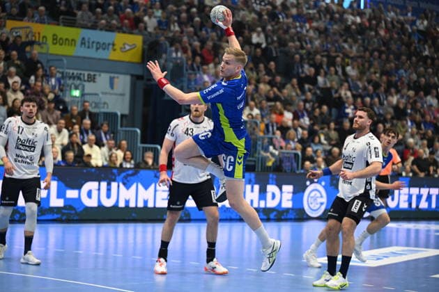 Ellidi Vidarsson VfL Gummersbach 4 free on throw VfL Gummersbach vs SG Flensburg Handewitt , Handball, Daikin 1 Bundesliga, Matchday 20, Season 2025 2026, Schwalbe Arena Gummersbach, 10 02 2026 VfL Gummersbach vs SG Flensburg Handewitt , Handball, Daikin 1 Bundesliga, Matchday 20, Season 2025 2026, Schwalbe Arena Gummersbach, 10 02 2026 Gummersbach Copyright: xEibner-Pressefoto JuergenxAugstx EP_JAT