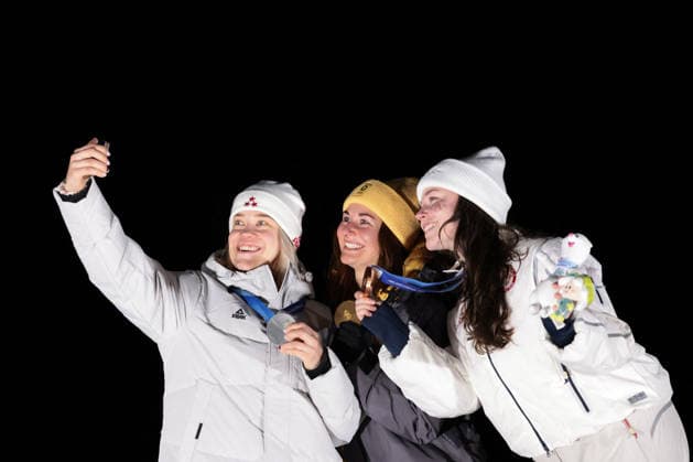 GIOCHI OLIMPICI - Olimpiadi Invernali Milano-Cortina 2026 - Luge Women s Singles Final Milano Cortina 2026 - XXV Olympic Winter games, Winterspiele,Spiele, Summer games Cortina D Ampezzo - Italy Tuesday , February 10 , 2026 Luge - Women s Singles TAUBITZ Julia (GER) BOTA Elina (LAT ) FARQUHARSON Ashley )USA) Cortina D Ampezzo Italy  Copyright: xIPAxSport ABACAx