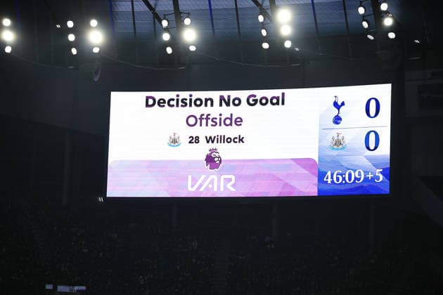 Tottenham Hotspur v Newcastle United, Premier League VAR CHECK NO GOAL Newcastle United Midfielder Joe Willock (28) (Not In the Picture) during the Premier League match between Tottenham Hotspur and Newcastle United at Tottenham Hotspur Stadium, London, UK on 10 February 2026. London Tottenham Hotspur Stadium London UK Editorial use only DataCo restrictions apply See www.football-dataco.com , Copyright: xChrisxFoxwellx PSI-23717-0021