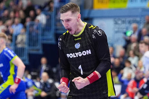 10 02 2026, xydrx, Handball, 1 HBL, VfL Gummersbach SG Flensburg Handewitt, Schwalbe Arena Dominik Kuzmanovic VfL Gummersbach 1 cheering Photo xYannisxDreimannxPressefotoKochx Nordrhein Westfahlen Germany