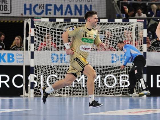 10 02 2026 Handball 1 Bundesliga DAIKIN HBL Season 2025 2026 20 Matchday HC Erlangen Metropolregion Nürnberg HCE TSV Hannover Burgdorf Die Recken DaMa xdaxmax Renars Uscins 10, TSV Hannover Burgdorf rejoices joy laughs laughter