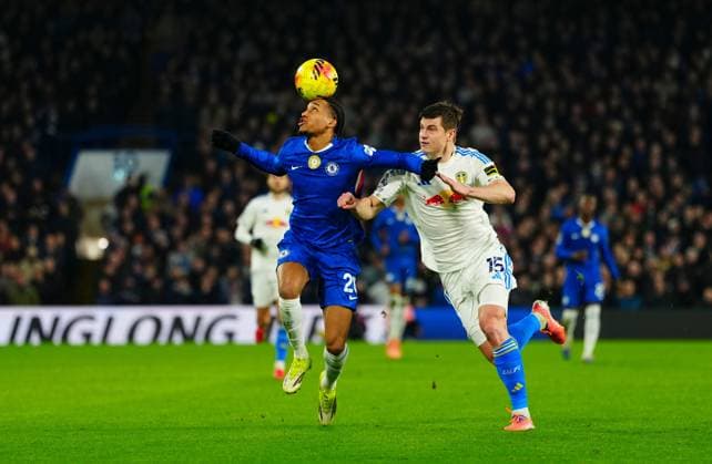 Joao Pedro of Chelsea battles with Jaka Bijol of Leeds United Chelsea v Leeds United, Premier League, Football, Stamford Bridge, London, UK - 10 Feb 2026London Stamford Bridge United Kingdom EDITORIAL USE ONLY No use with unauthorised audio, video, data, fixture lists, club league logos or live services. Online in-match use limited to 120 images, no video emulation. No use in betting, games or single club league player publications.  Copyright: xJavierxGarcia Shutterstockx 16537163p