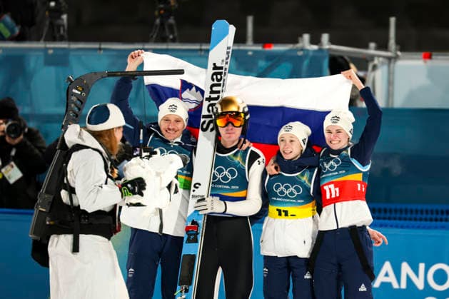 OLYMPICS - Winter Olympic Games, Olympische Spiele, Olympia, OS Milano Cortina 2026 PREDAZZO,ITALY,10.FEB.26 - OLYMPICS, Ski jumping, Skispringen, Ski, nordisch - Winter Olympic Games Milano Cortina 2026, normal hill, mixed team, medal ceremony. Image shows Anze Lanisek, Domen Prevc, Nika Prevc and Nika Vodan (SLO).  GEPAxpictures xMatthiasxTrinkl