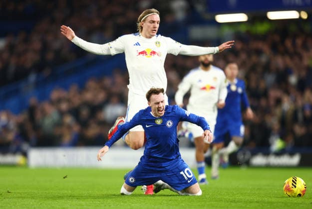 Chelsea v Leeds United, English Premier League, Stamford Bridge, London, UK - 10 02 2026 Cole Palmer of Chelsea is fouled by Sebastiaan Bornauw of Leeds United during the Premier League game at Stamford Bridge London Stamford Bridge London GBR, UK NEWSPAPERS OUT Copyright: xMarkxGreenwoodx